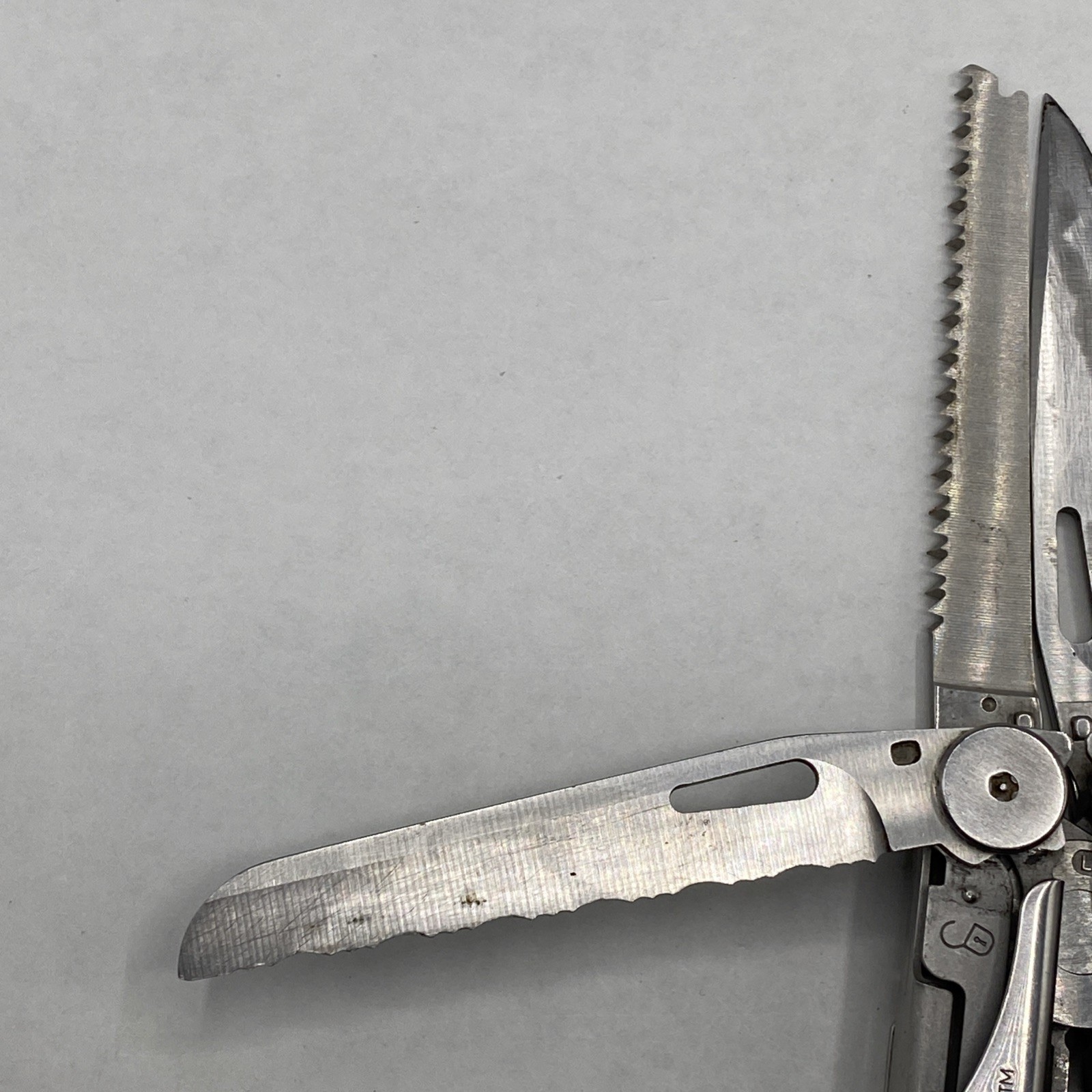 Leatherman Wave Multi Tool – Silver *Retired** **Stamp Date 09/98 & 11/98**