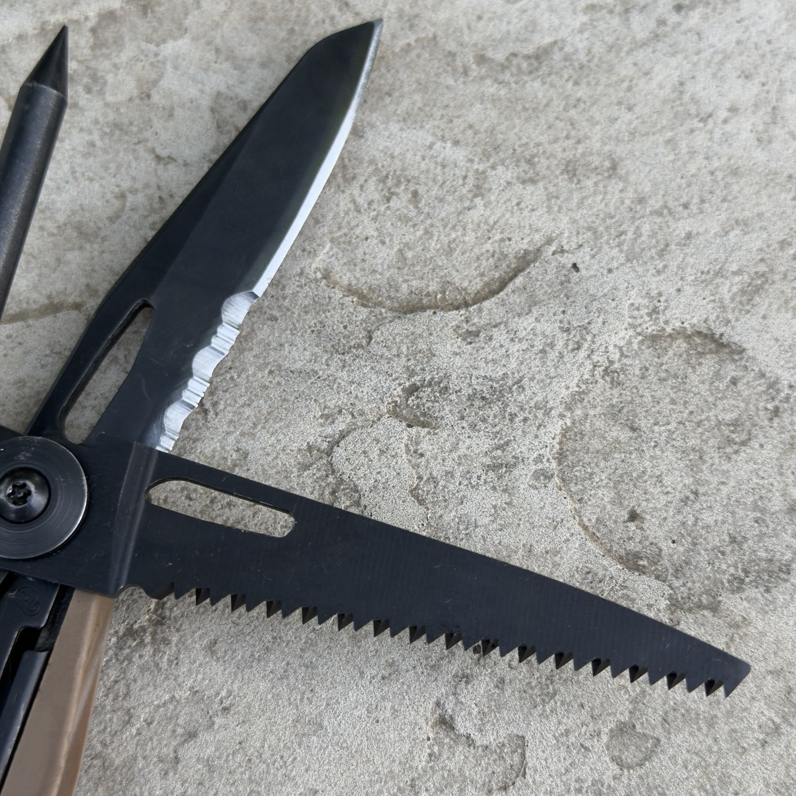 Leatherman MUT EOD Black multi tool Brown/Tan