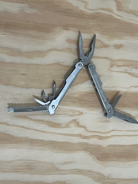 Vintage American Camper 16 IN 1 Multi-Tool Stainless STEEL – Great condition