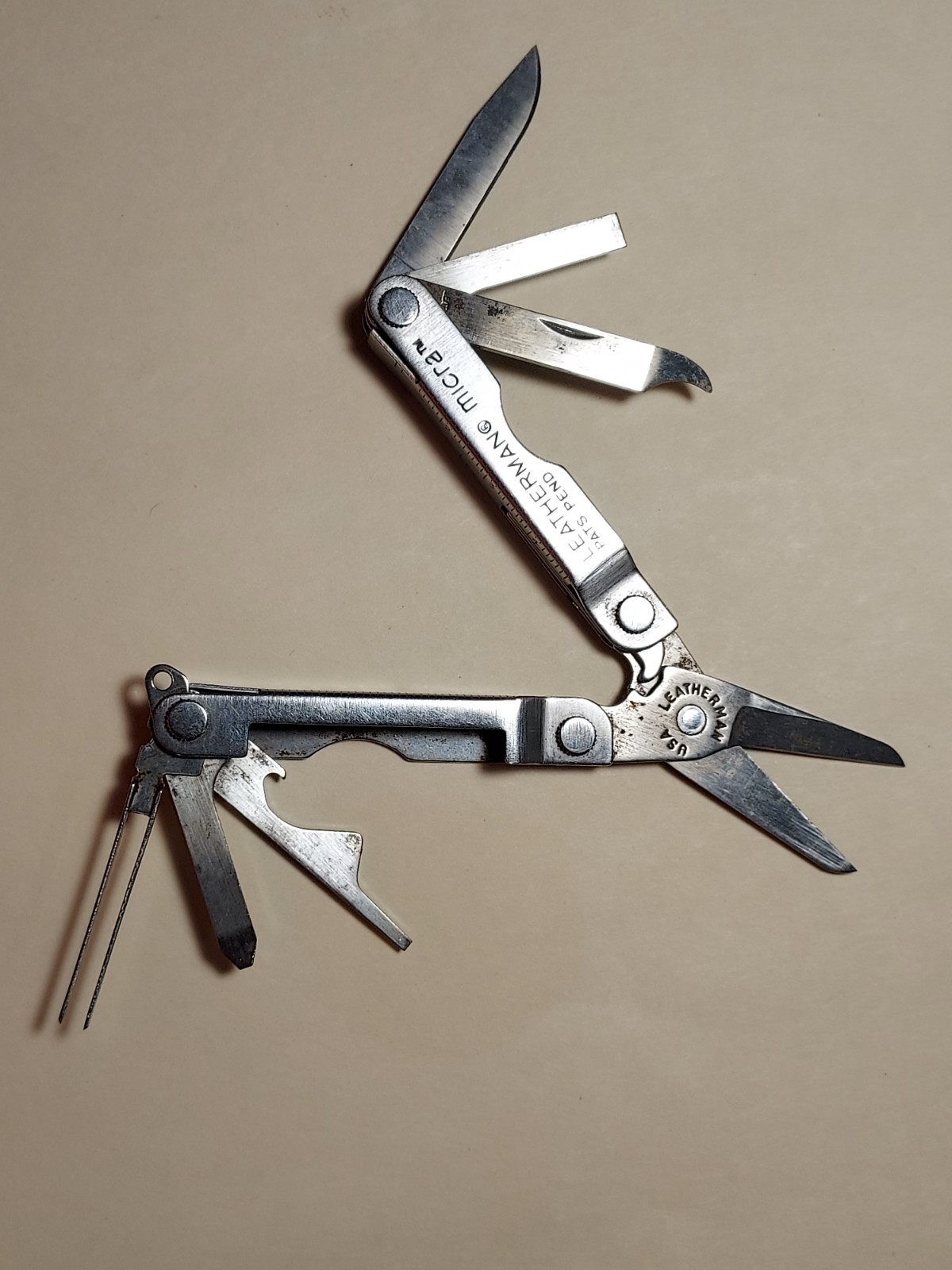Leatherman USA Micra Keychain Pocket Multi-Tool Knife, Scissors, File 2.5″