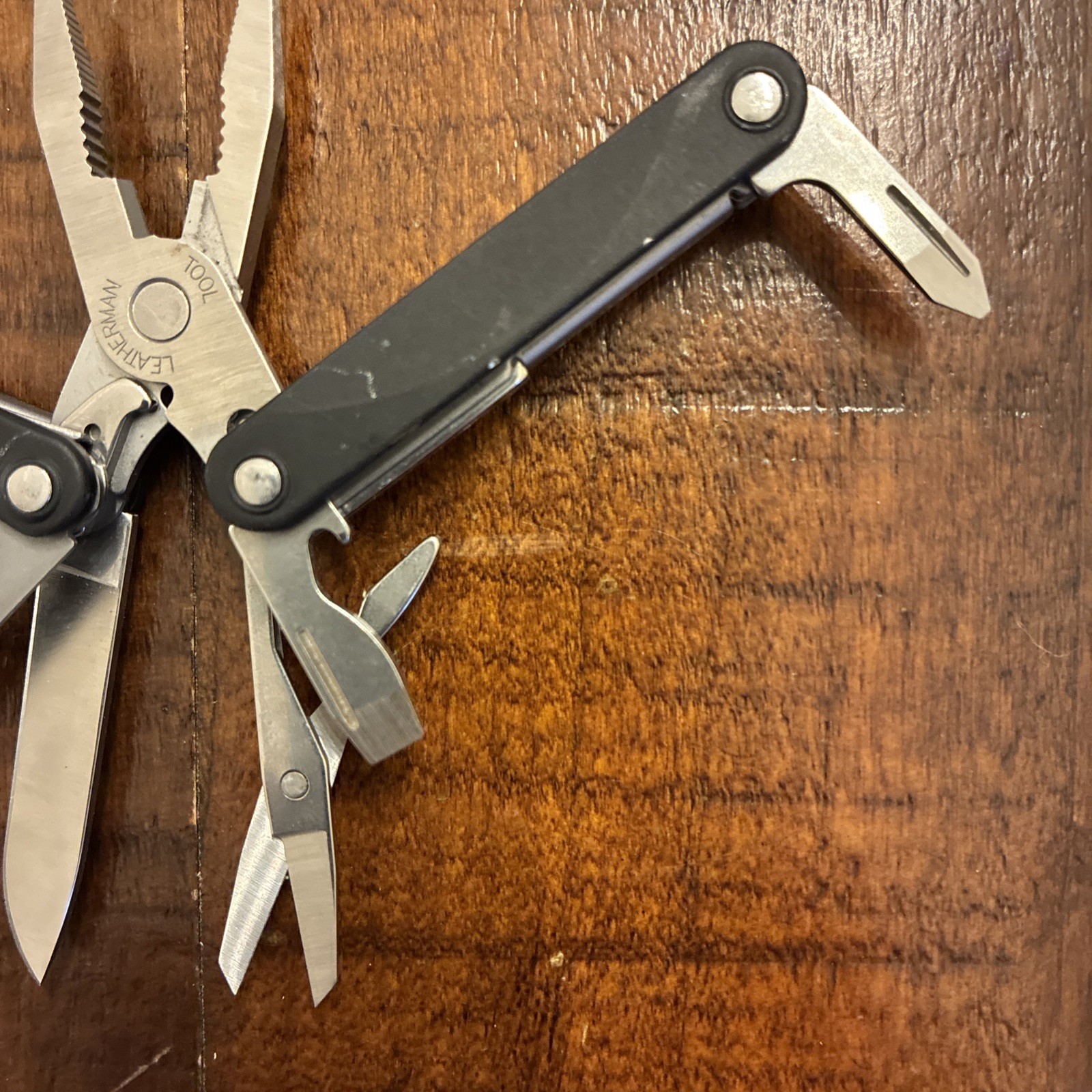 Leatherman Squirt PS4 Multi Tool, Knife, Pliers – Black – Excellent