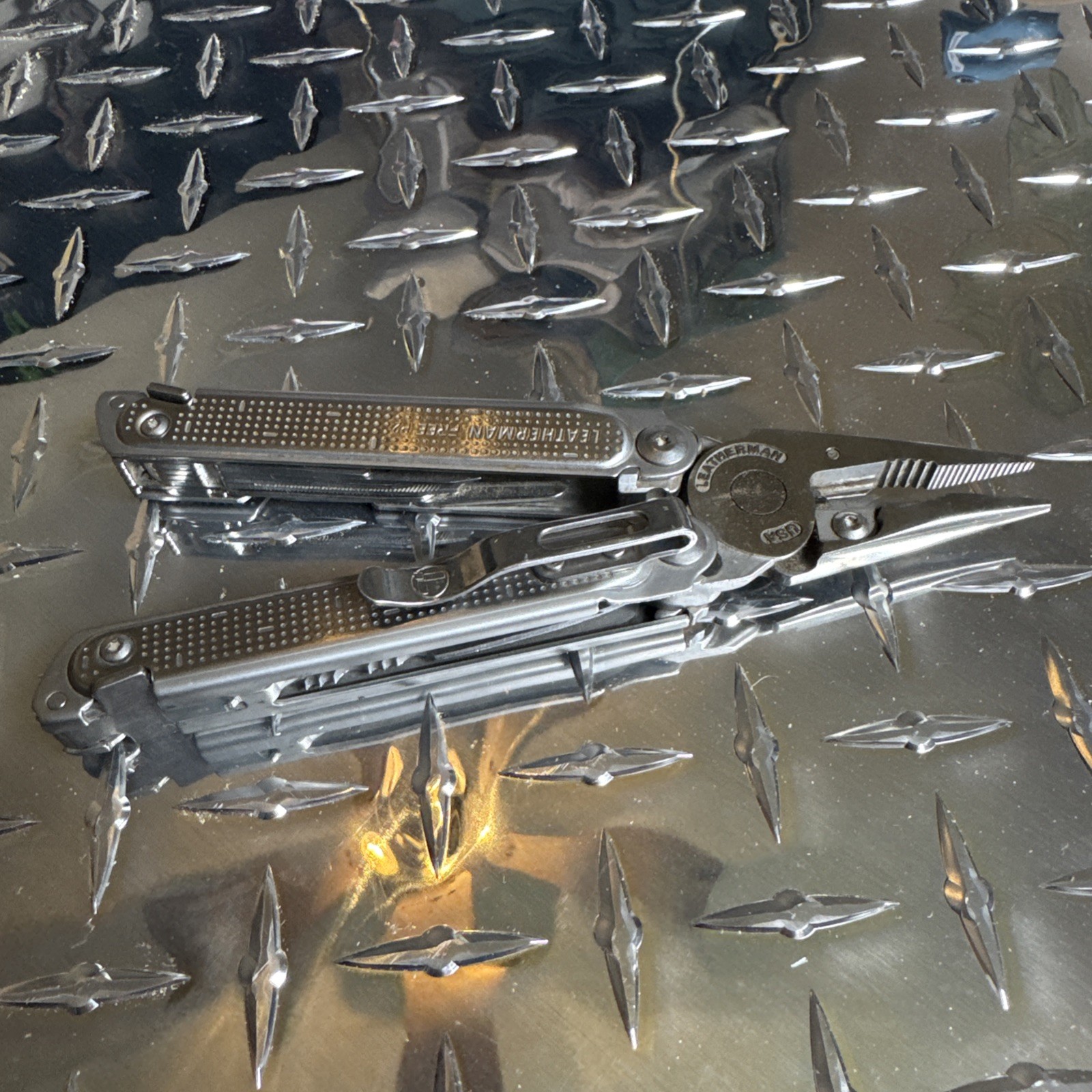 Leatherman Free P2 Stainless Multi Tool Folding Knife USA