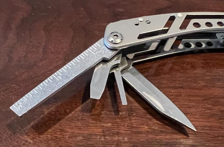 High Quality Multi Tool Pliers 24 in 1 portable (multitool pocketknife knife)