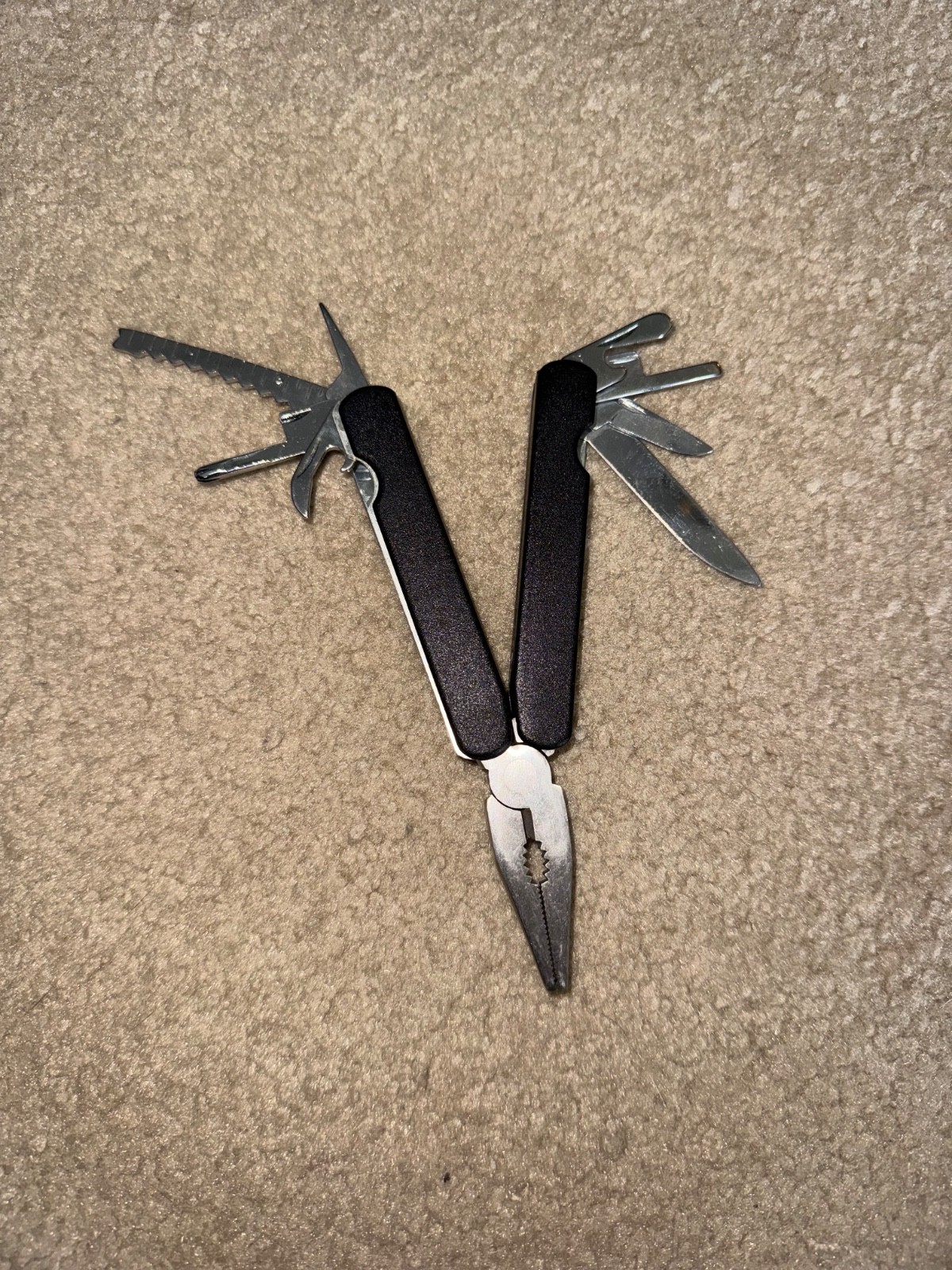 Vintage Multi-Tool 9 in 1 Recoil Tool with Case Black Knife Pliers Screwdriver