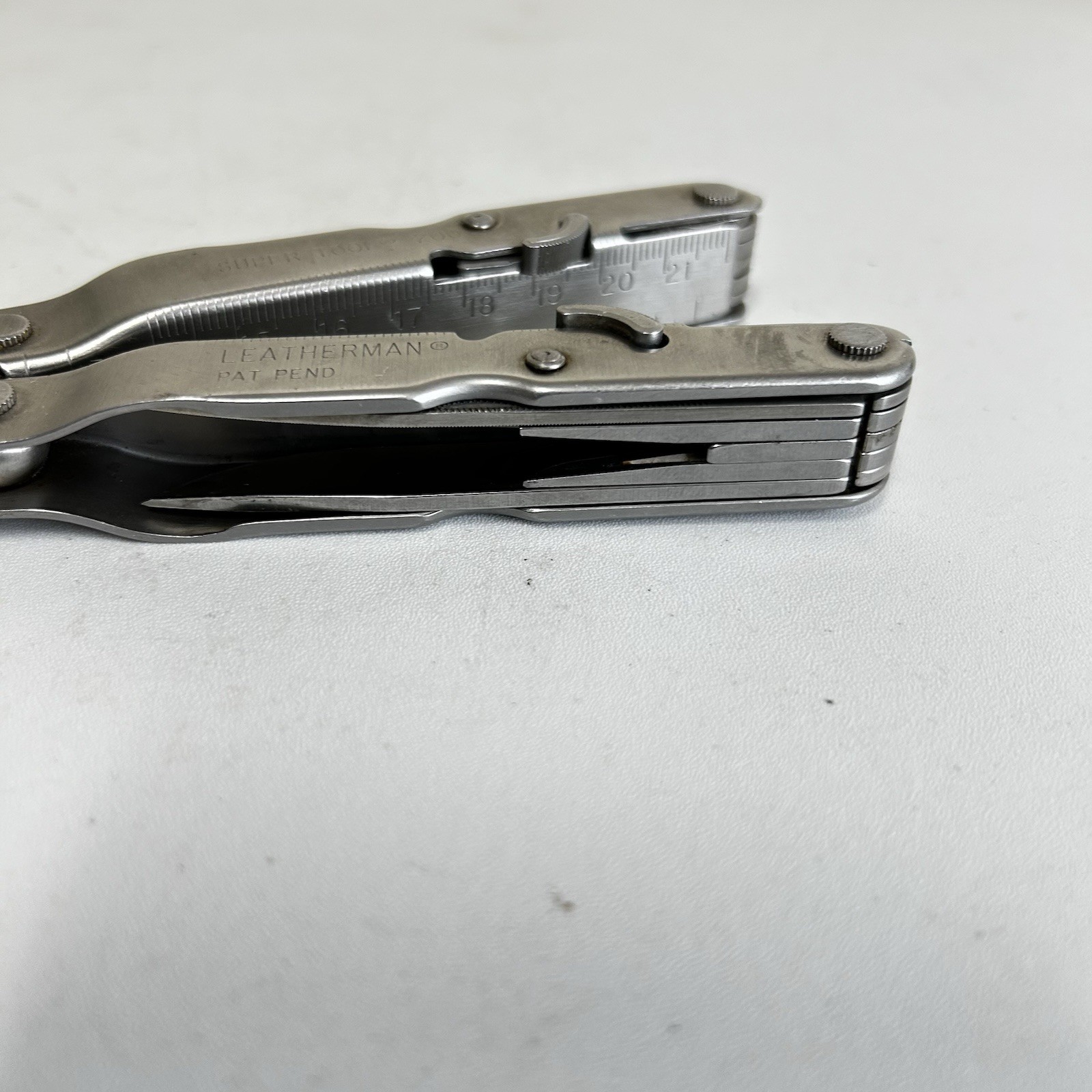Leatherman Super Tool 200 Multitool
