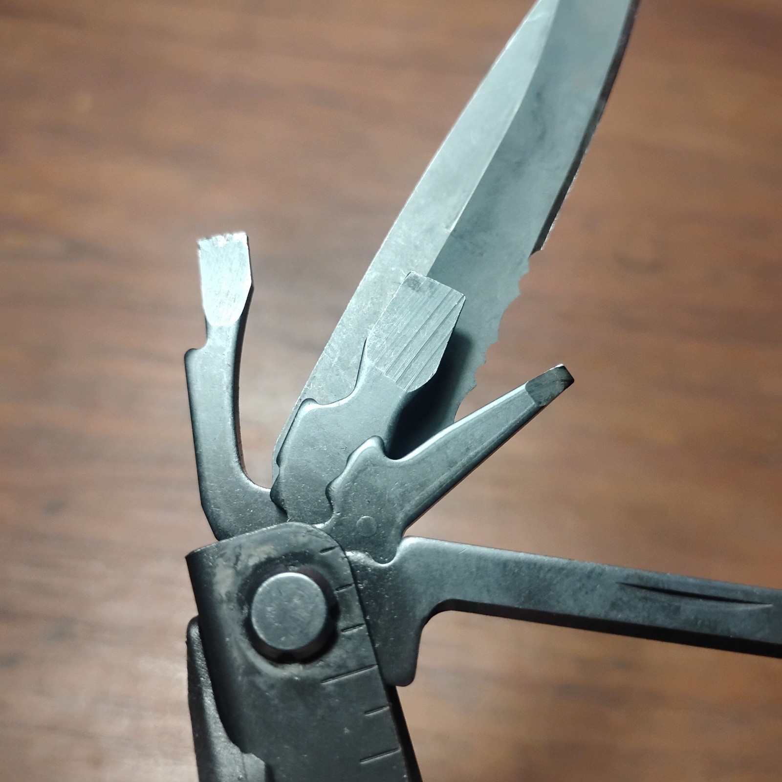 Gerber Multiplier MP600ST (Sight Tool) Black Oxide Multi-Tool Needle Nose Pliers
