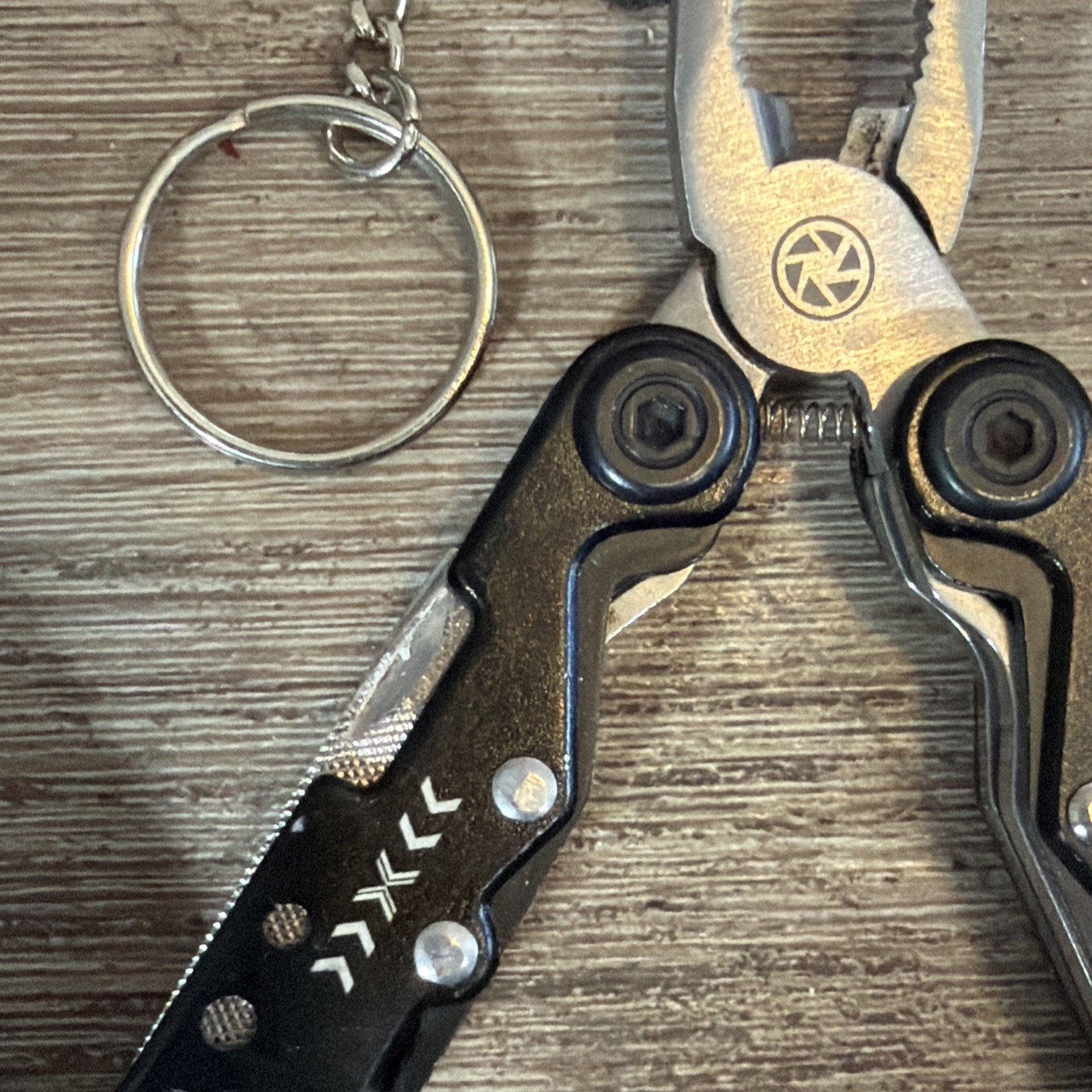 Lot Of 40 Multi Tools Pocket Knives Pliers Knife Tool Clean Outdoors Hunting