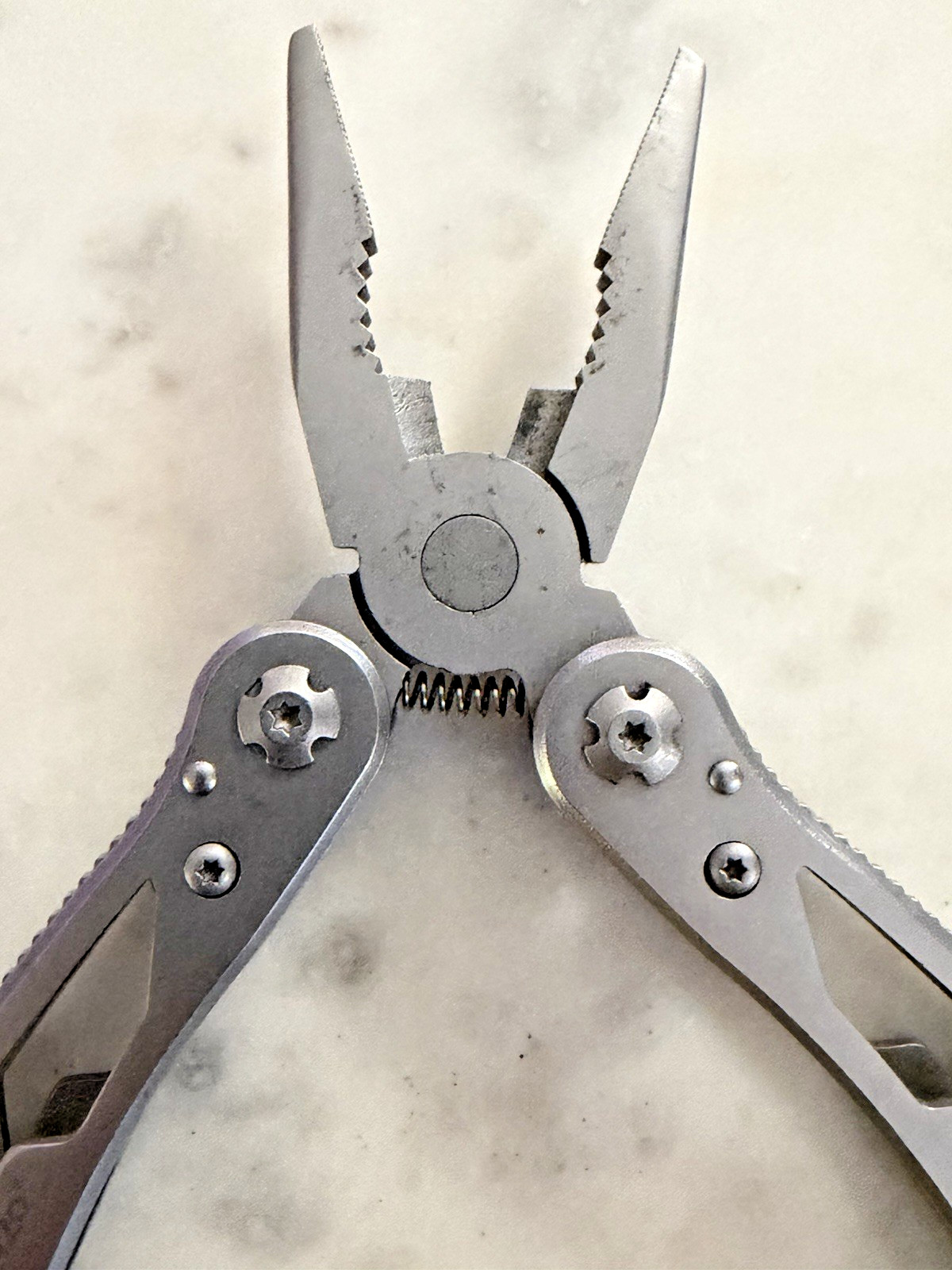 GANZO G202 Multi-Tool Pliers 10-in-1 Multi Tool Pocket Knife Screwdriver No Bits