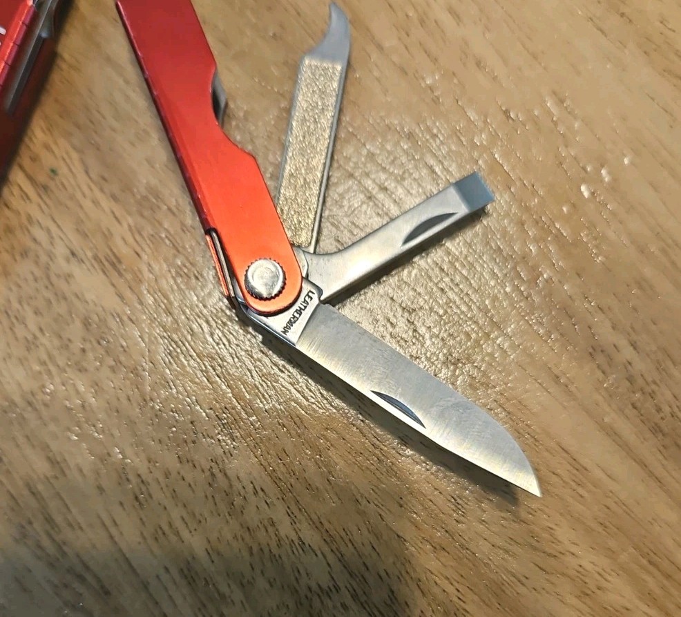 Leatherman Multi-Tool Micra Red Stainless Keychain Scissors Pocket Knife USA EDC