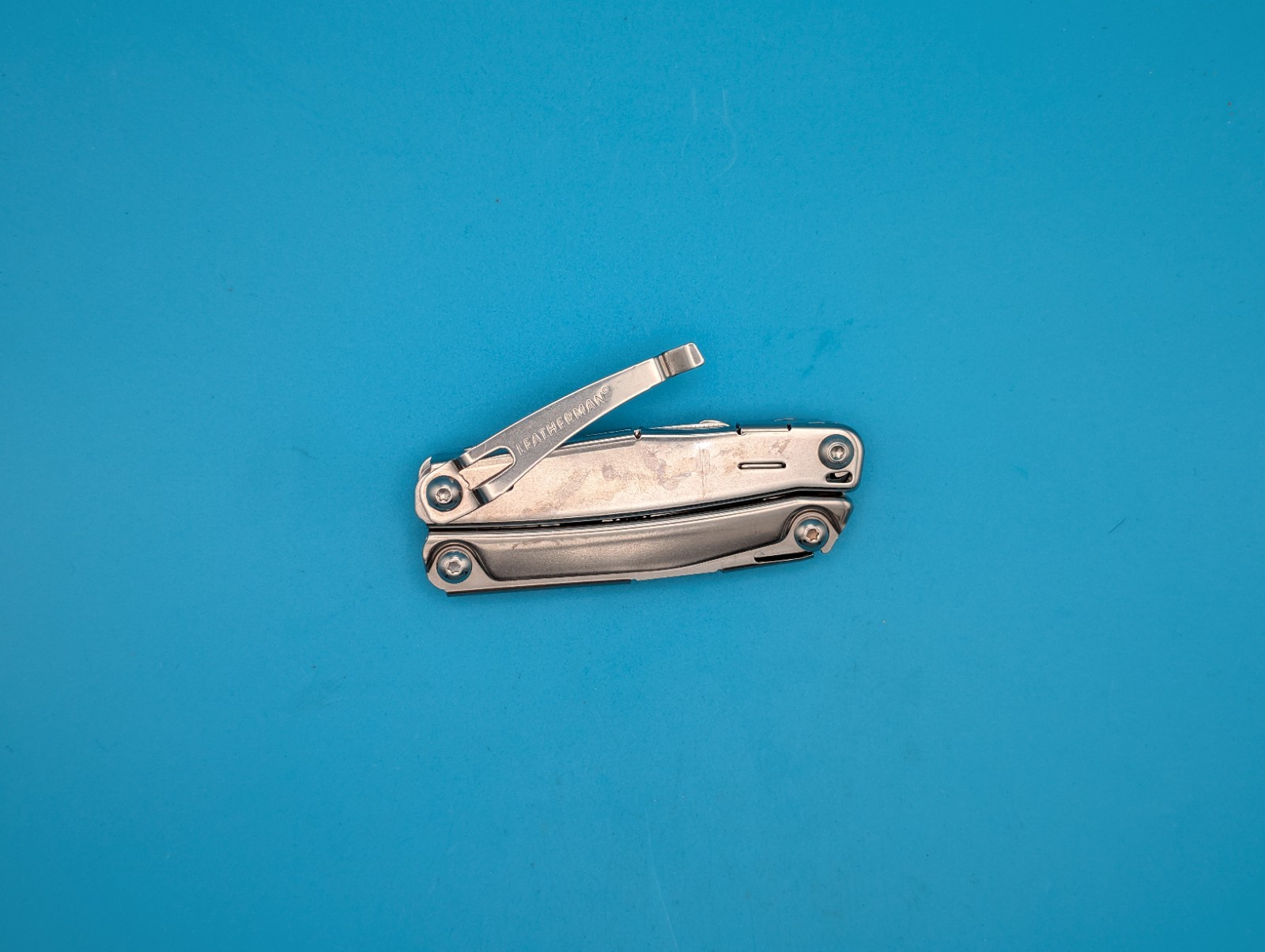 Leatherman Bolster 13 Tool Stainless Steel Multi-Tool!