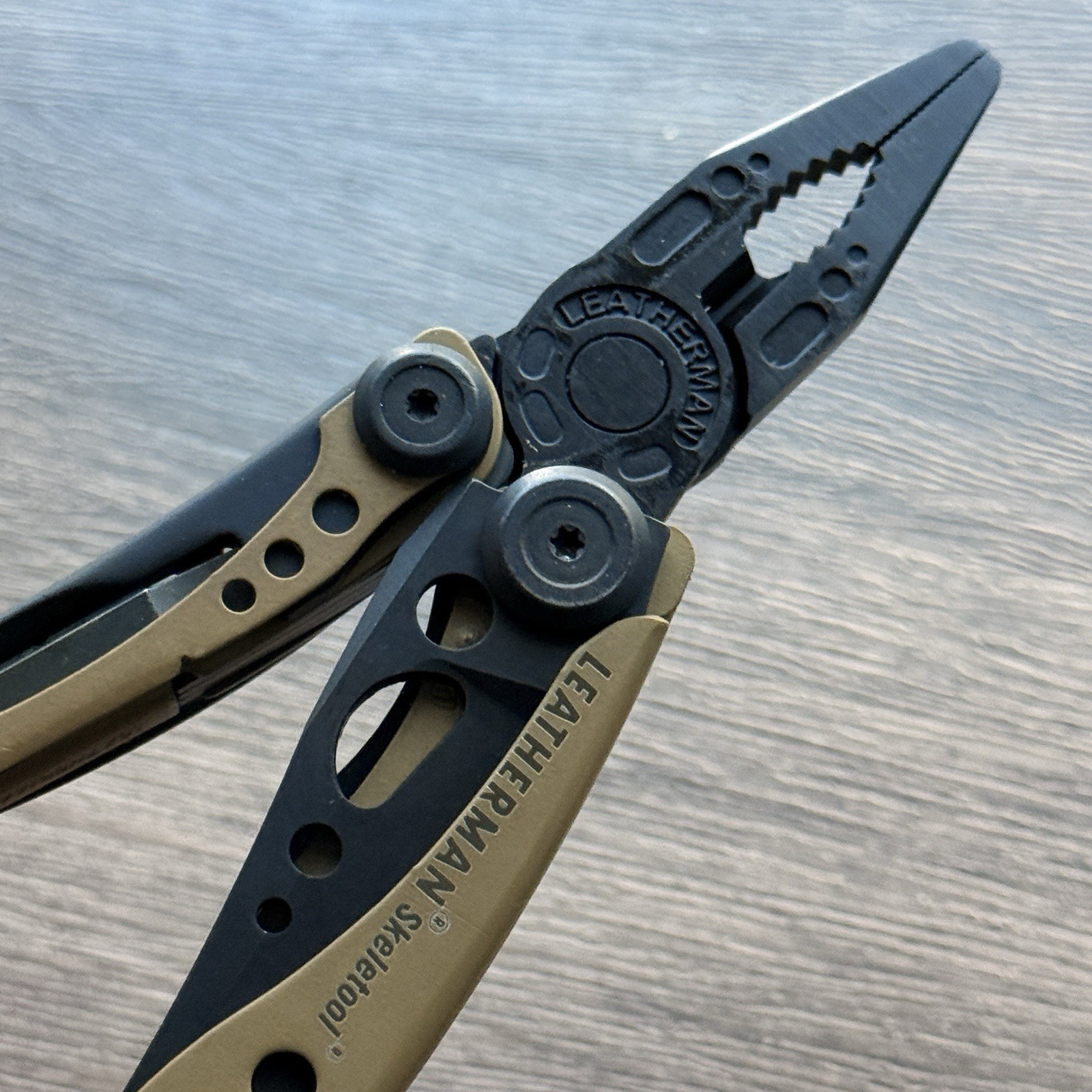 NEW Leatherman Skeletool Coyote Tan multi tool, Leatherman Bit Kit, MOLLE sheath