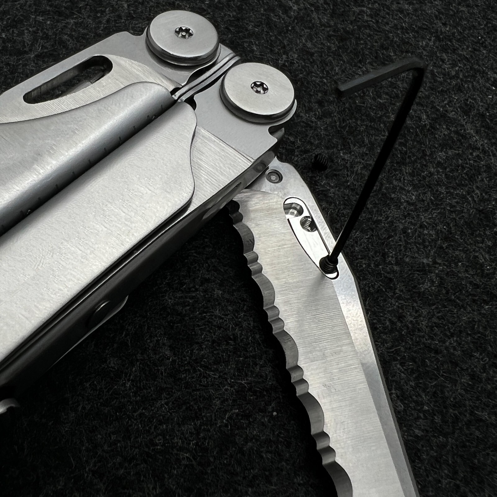 Aluminum Alloy Thumb Grip Easy open push button For Leatherman Wave Accessories