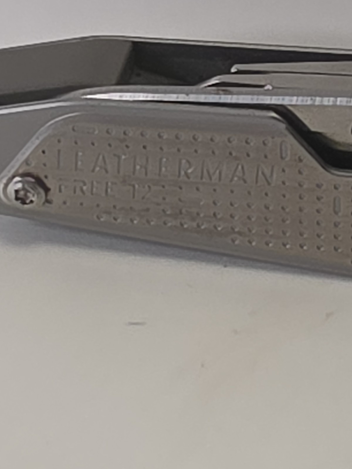 Leatherman FREE T2 Pocket Knife Multi-tool