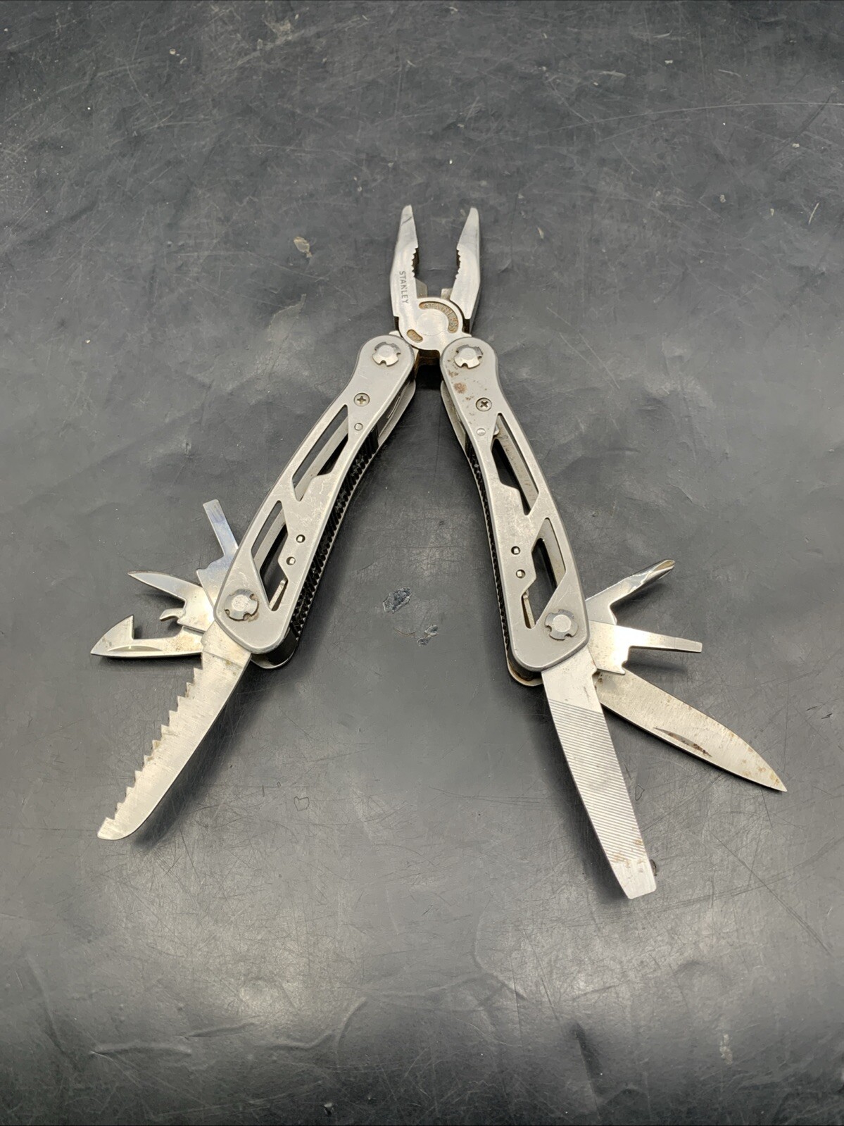 STANLEY Multitool 8-in-1 Grey Stainless Steel Knife Pliers