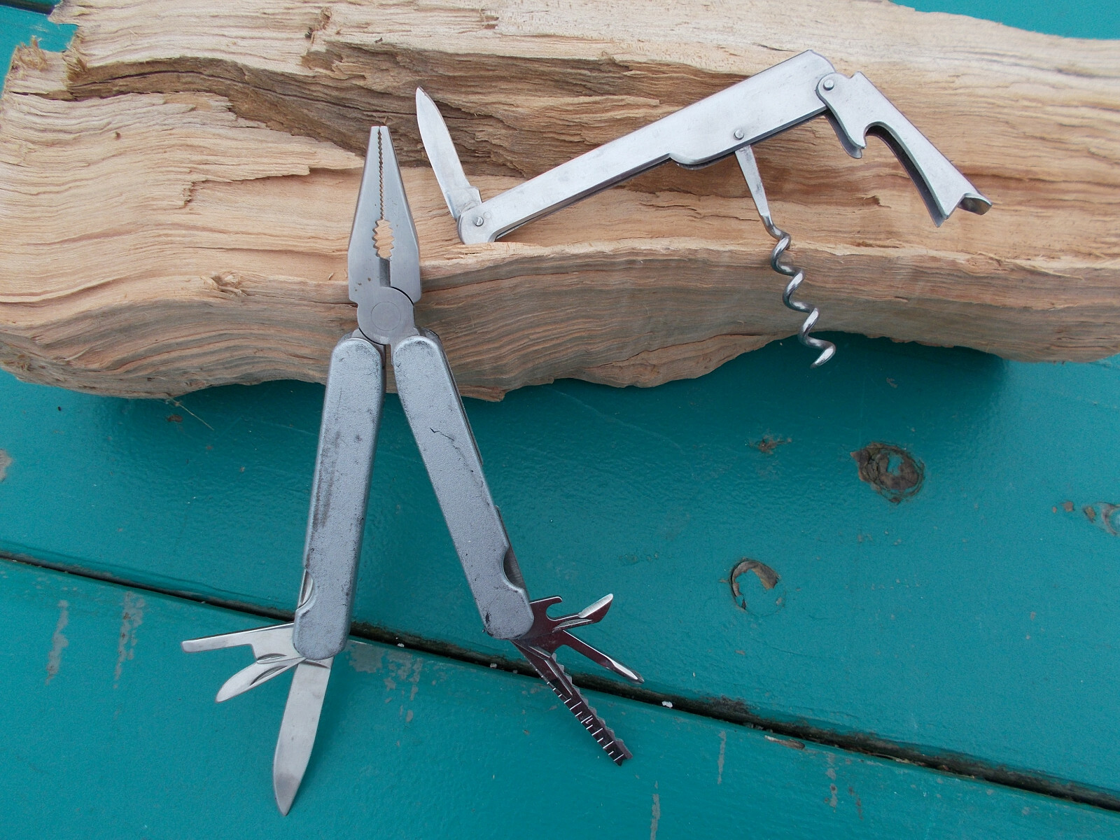Lot of (2) Multi Tools – stainless steel unbranded