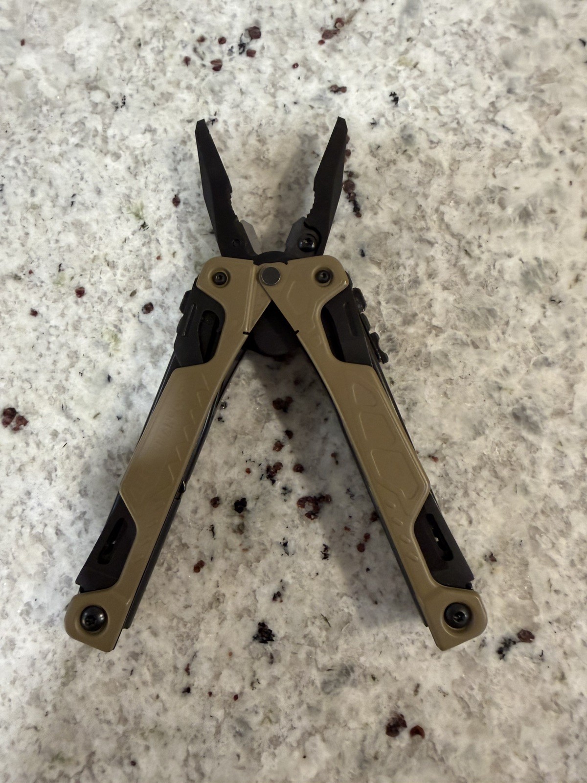 NEW Leatherman OHT Multi-Tool Knife – DISCONTINUED! COYOTE TAN! EXTRAS!!!