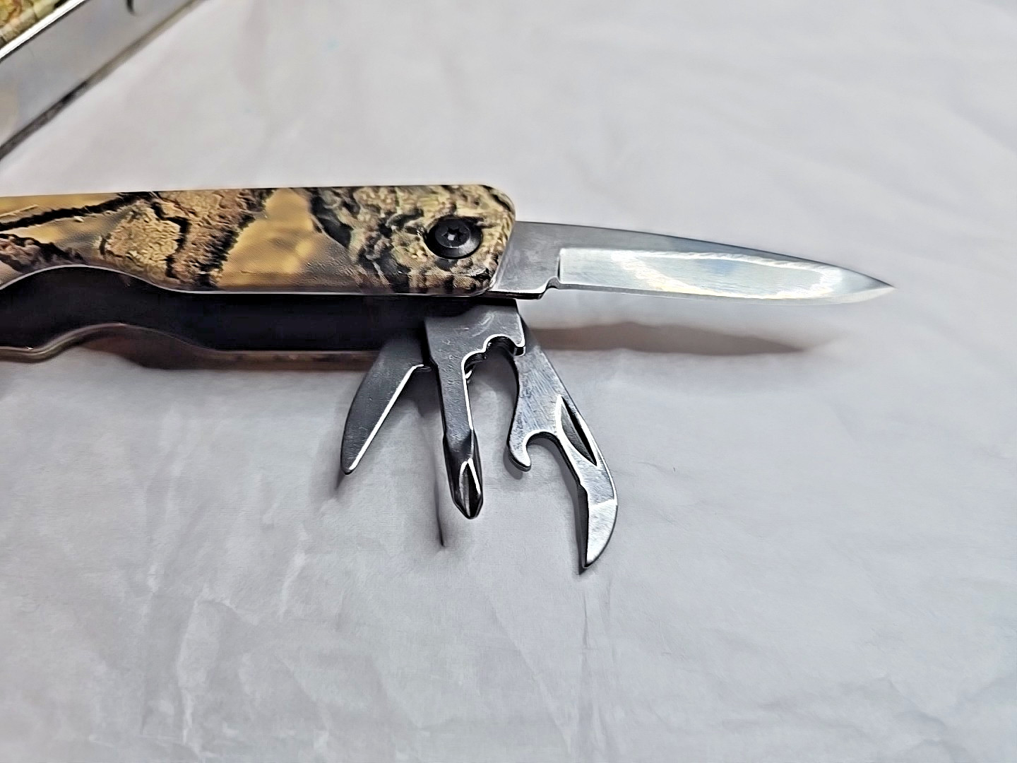 MOSSY OAK 13-in-1 Multi-tool Multi Function Pliers-Folding Pocket Tool w/ Sheath