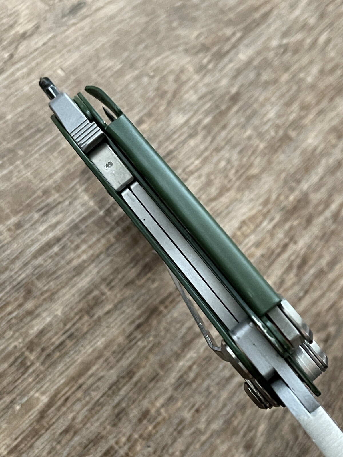 Limited edition Leatherman Skeletool Cabelas Anniversary Multitool. Green/Silver