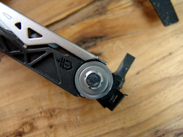 GERBER-CENTER DRIVE-MULTI PLIER-w/GERBER DIME-GERBER CASE-STAINLESS & BLK-EXCLNT