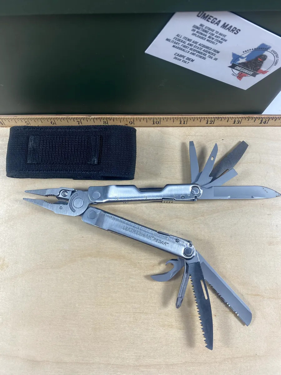 Leatherman Rebar #R4. Light usage. (MSRP $99.95 NEW)