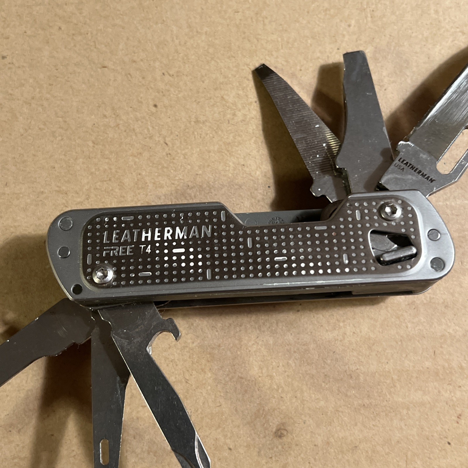 Leatherman Free T4 Stainless Discontinued