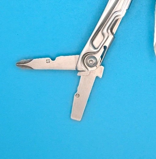 Leatherman Rev 3.8″ Multi-Tool, Stainless! With Sheath!
