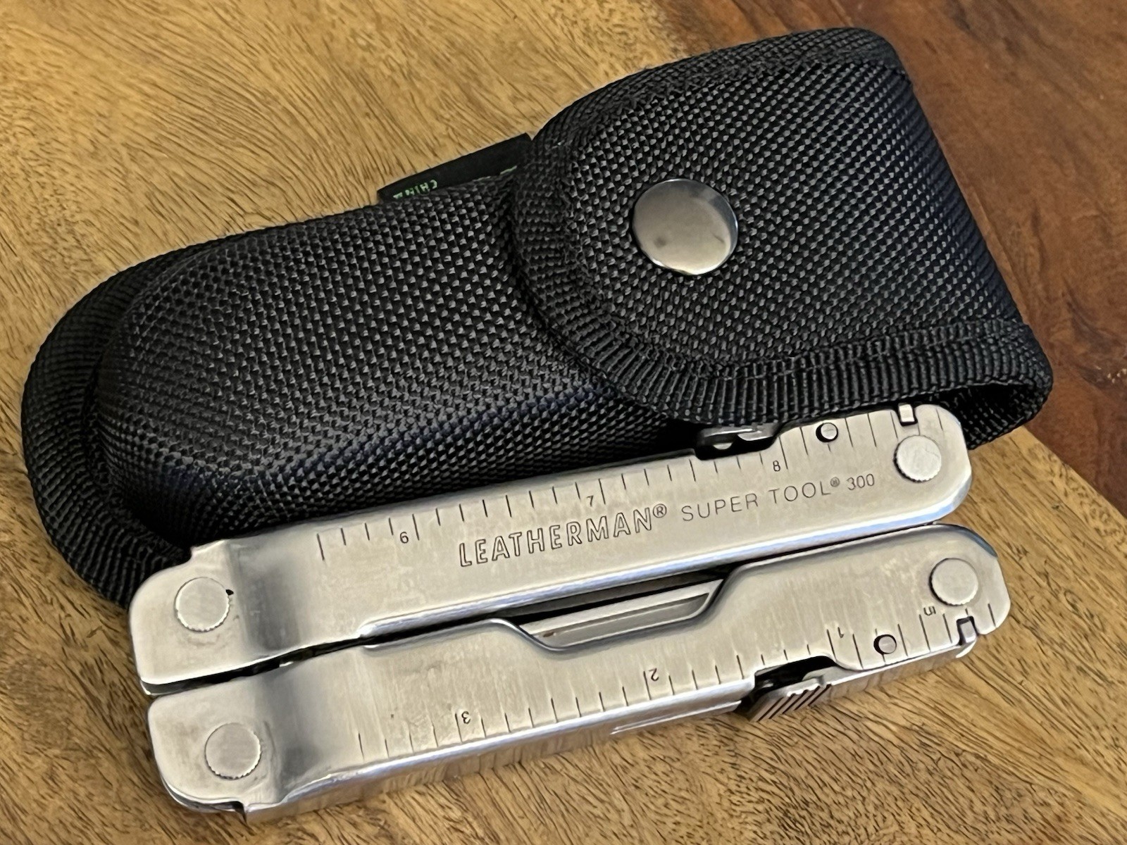 Leatherman Super Tool 300 Multitool SUPER NICE!! w/Sheath
