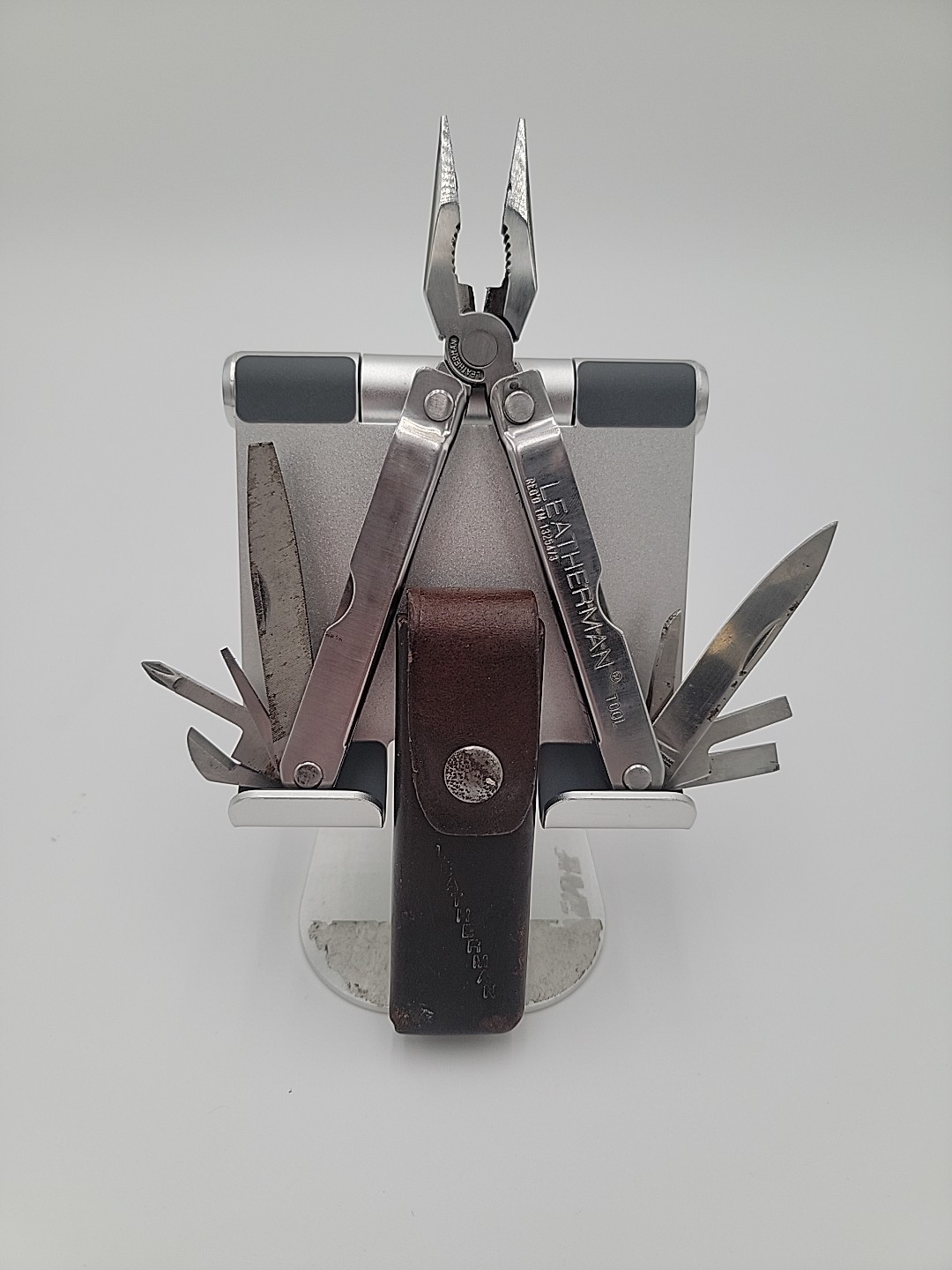Leatherman Multi-Tool REG’D TM 1825478 With Original Sheath.