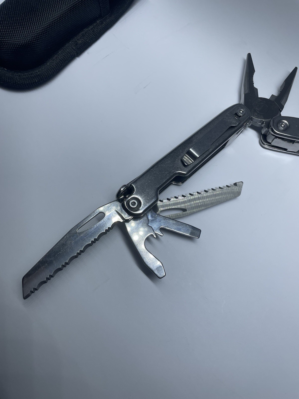 OZARK TRAIL 8 IN 1 MULTI TOOL STAINLESS STEEL And Pliers Belt Hook Case