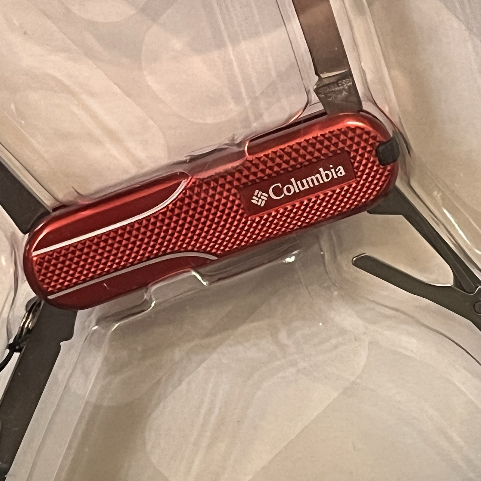 COLUMBIA 10 Function RED Pocket Tool Knife Scissors Strap w/ Light NEW Sealed