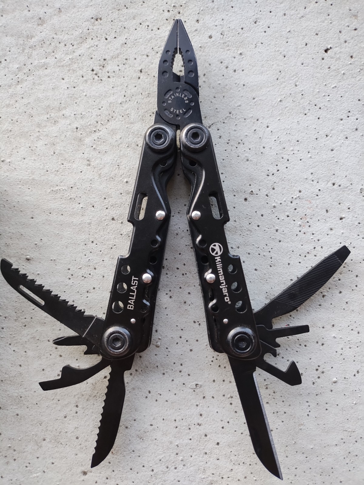 KILIMANJARO BALLAST 13-IN-1 MULTI-TOOL WITH NYLON POUCH 910053, EXCELLENT!