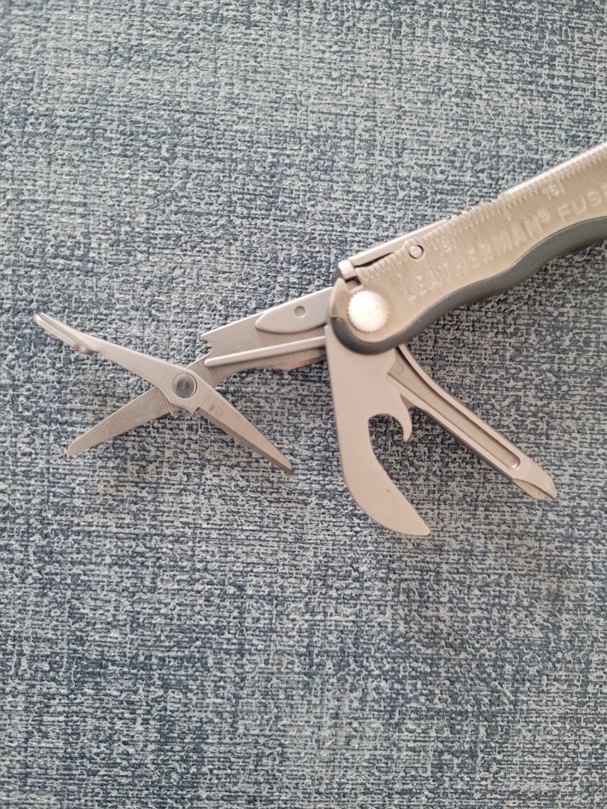 NOS Retired Leatherman Fuse Multi-Tool knife With Sheath NEVER USED!