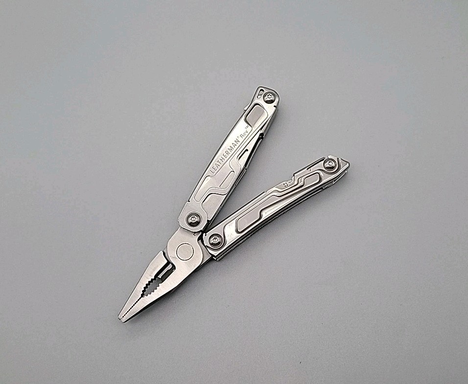 Leatherman Rev Multi-Tool – Pliers, Knife, Screwdrivers, Can Opener, File