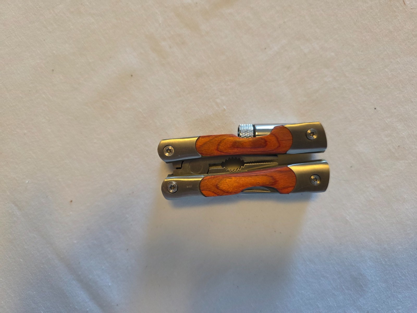 MT2601-027 – Wooden Multi-Tool w/ Flashlight Free Shipping Used