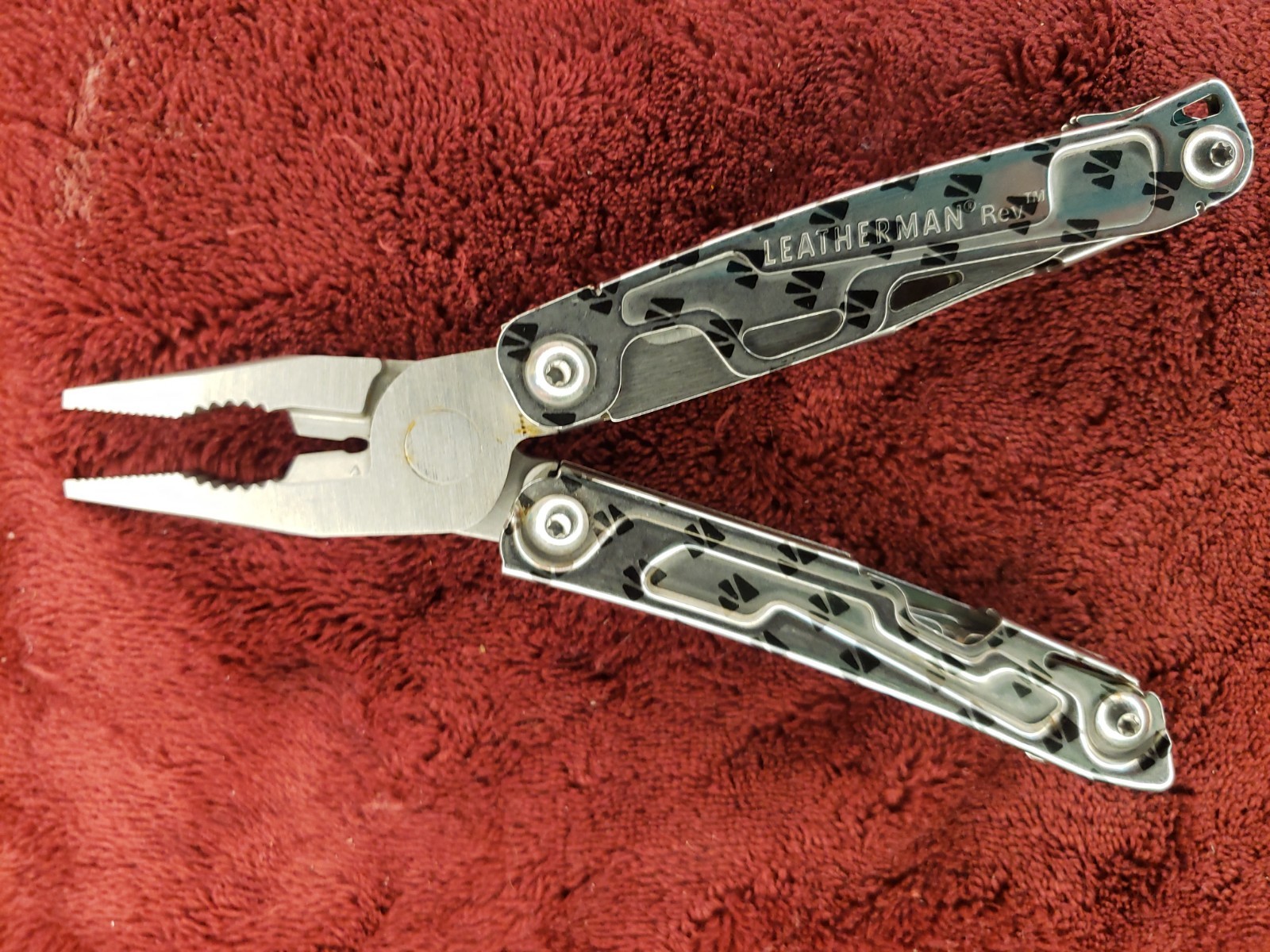 Leatherman Rev Multi Tool Knife Pliers Earlytrade print