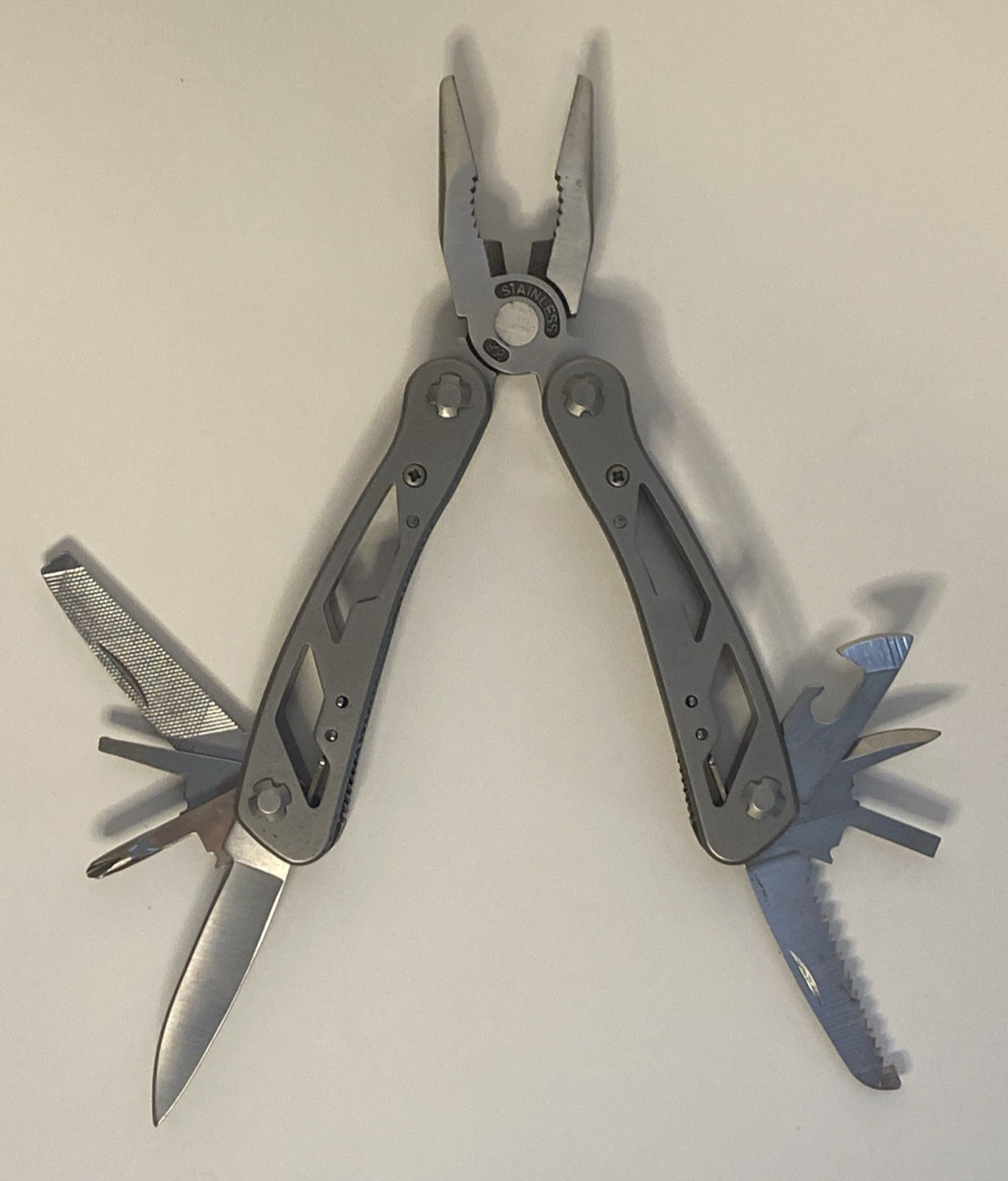 Stanley 12-in-1 Folding Multi Tool Pliers Knife Stainless Steel Used