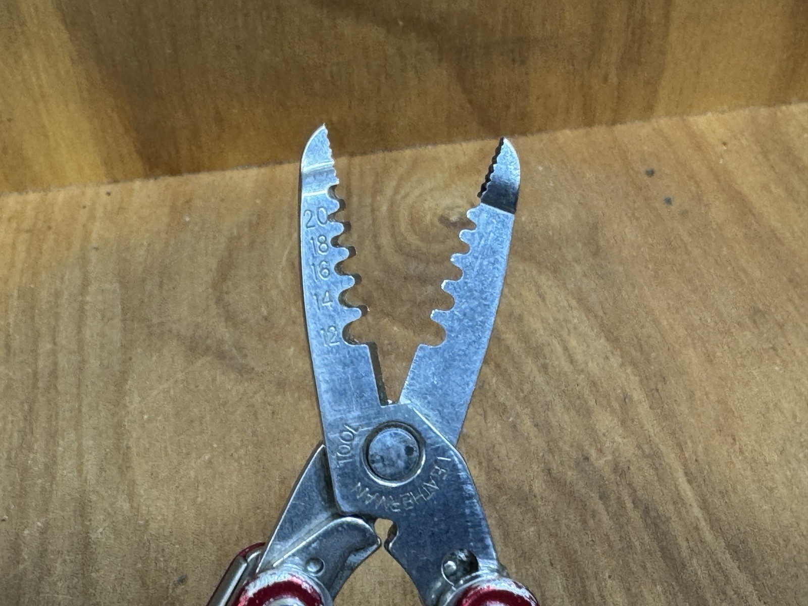 LEATHERMAN Squirt E4 Red Radio Shack Electrical Rare Limited Edition USA GREAT!
