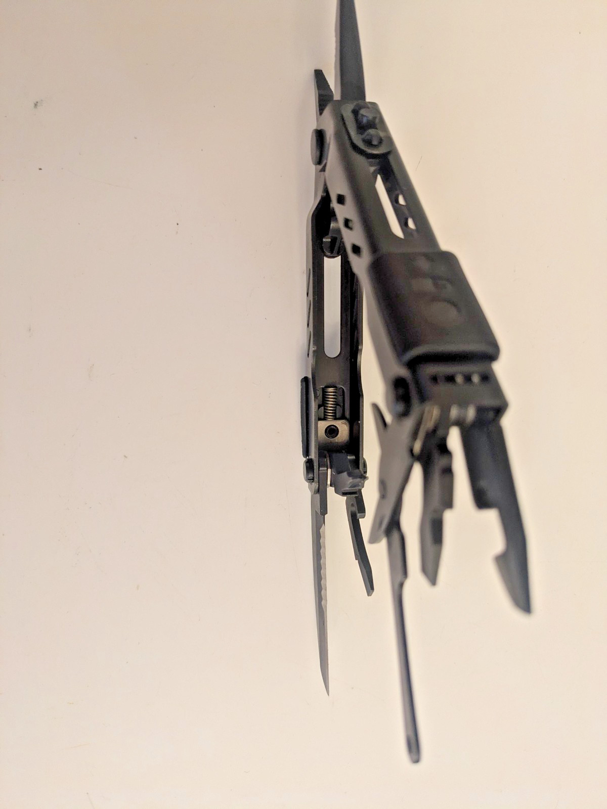 Gerber MP400 Compact Multitool! Black Oxide! With Sheath! PRISTINE!