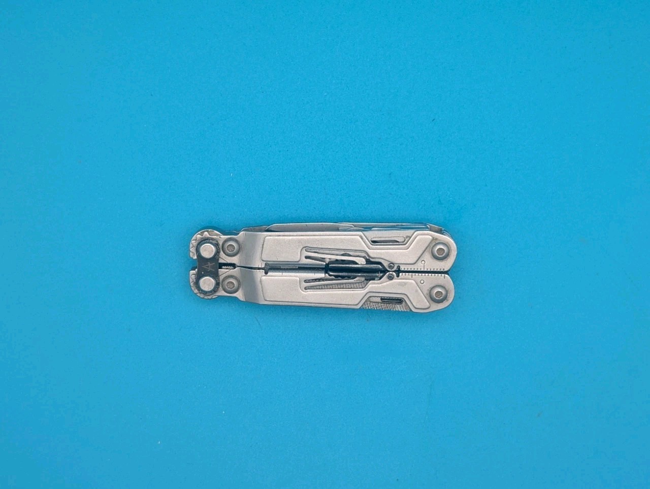 SOG PowerPint Tool Compact Lightweight Silver Multi-Tool!