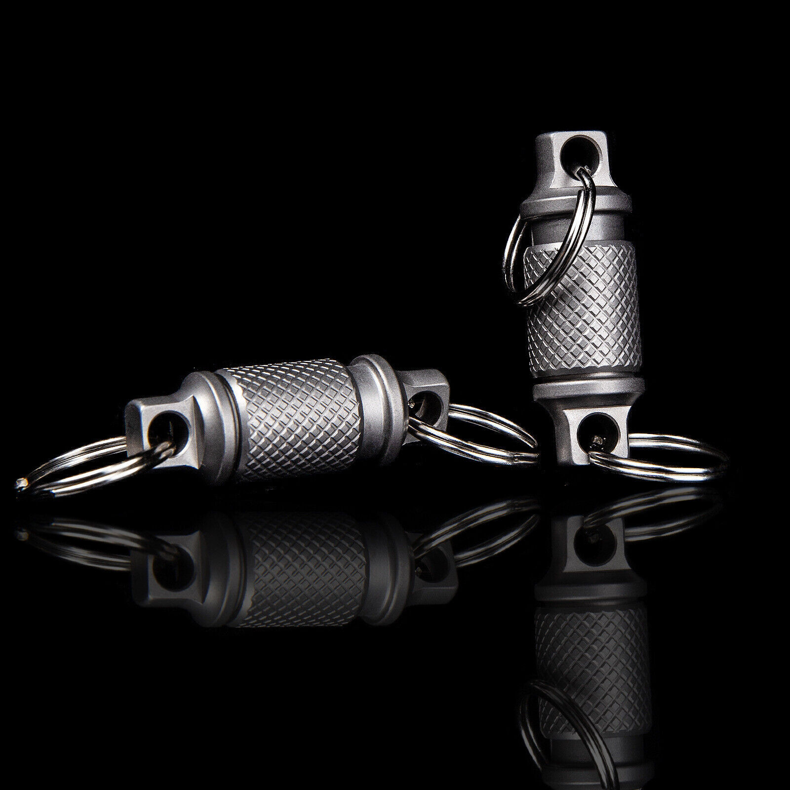 1PC Titanium 360 Degree Universal Quick Release Hanging Buckle Car Keychain EDC