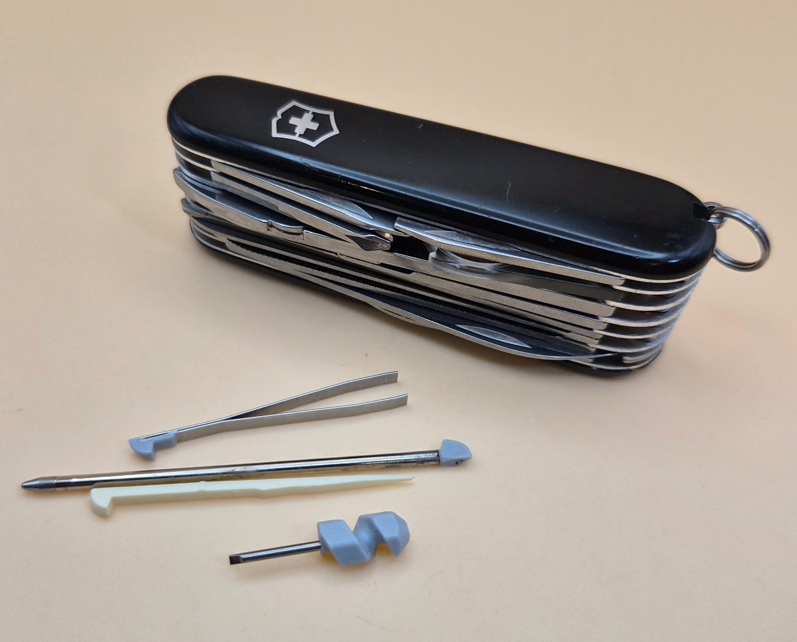 Victorinox SWISSCHAMP Swiss Army Knife – Good Condition (001)