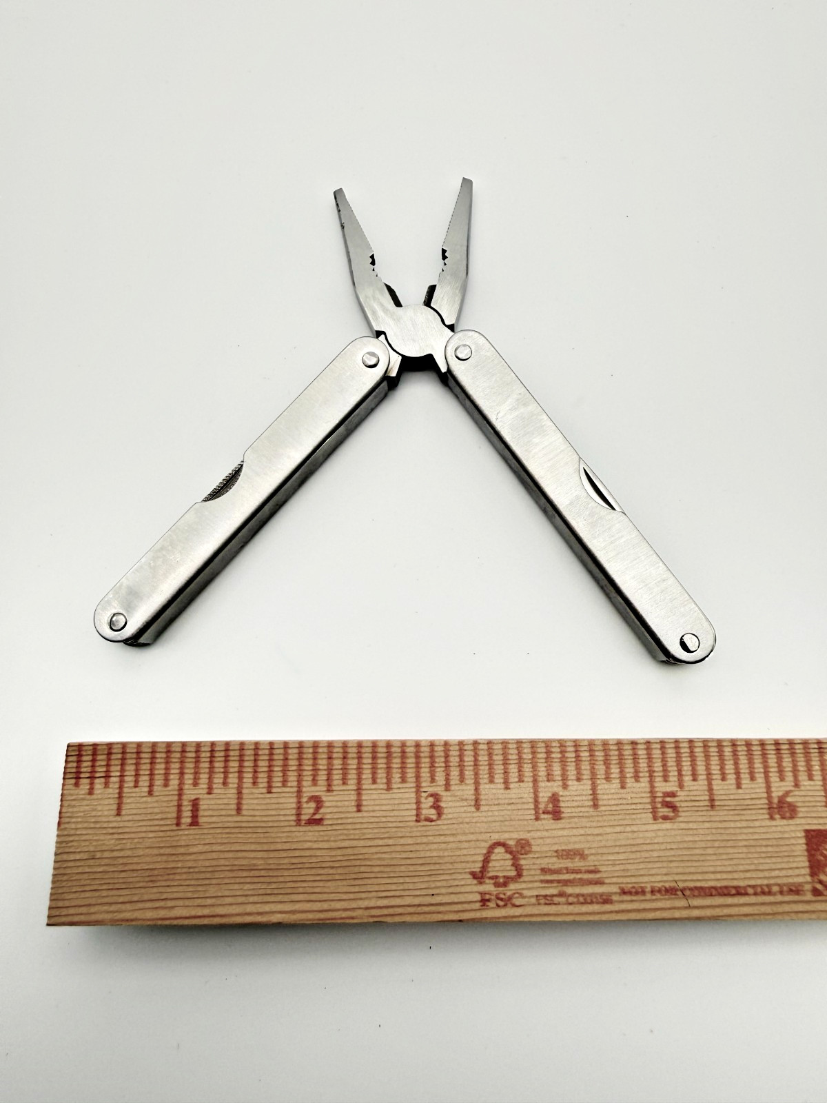 Stainless Steel Multi Tool Pliers Knife Saw File Screwdrivers EDC