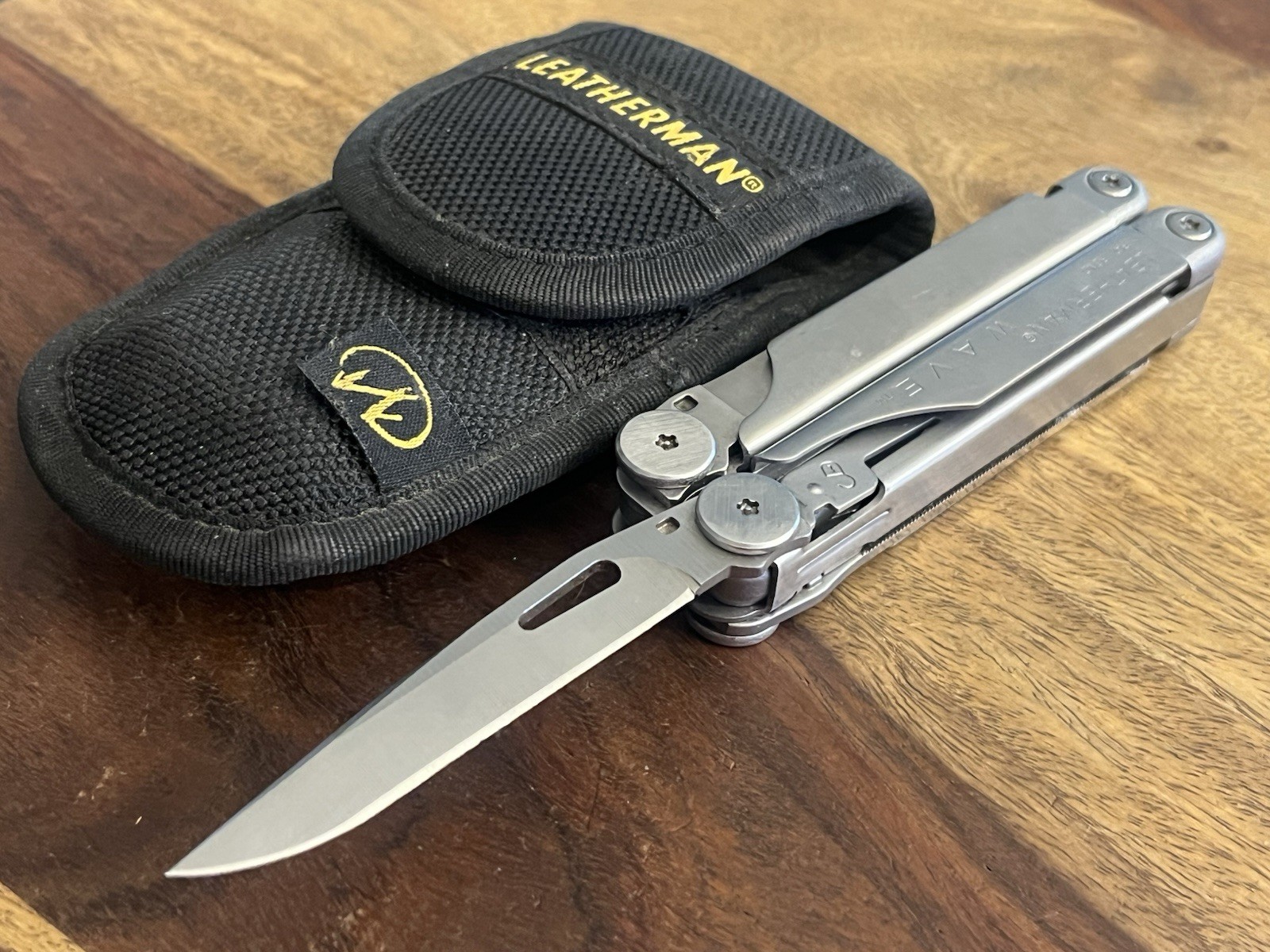 Retired 2001 Original Leatherman Wave w/Sheath SUPER NICE!! TSA Confiscated