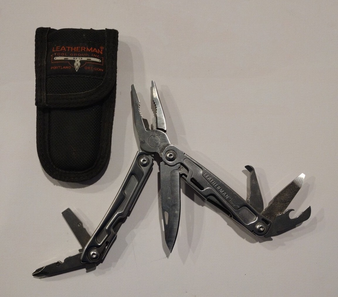 Leatherman REV 14 Tools Multi-Tool – Stainless Steel with Nylon Sheath Excellent