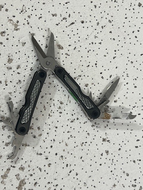Craftsman 10-in-1 Multi Tools Black Pliers EDC —