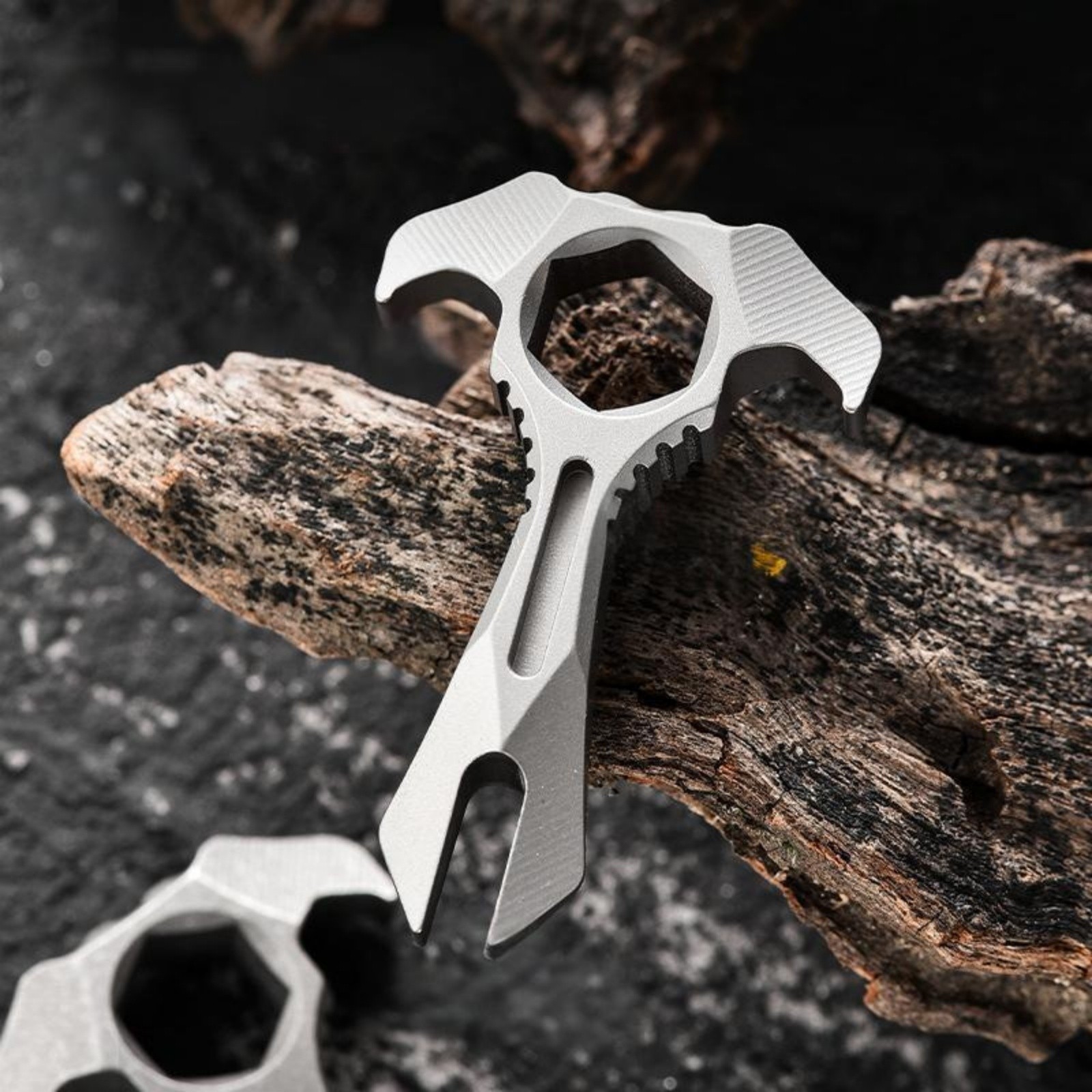 Titanium Alloy EDC Multi Tool Finger Grip Outdoor Survival Pry Bar Bottle Opener