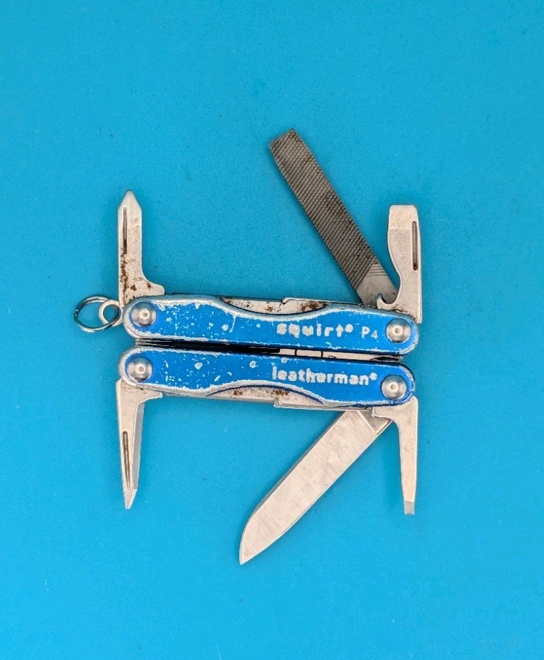 Leatherman Squirt P4 Multi-Tool, Key Ring, Retired, BLUE!