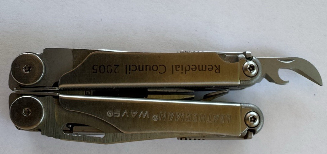 Leatherman Wave Multi Tool Pliers with Logo – Silver *Remedial Counsel 2005*