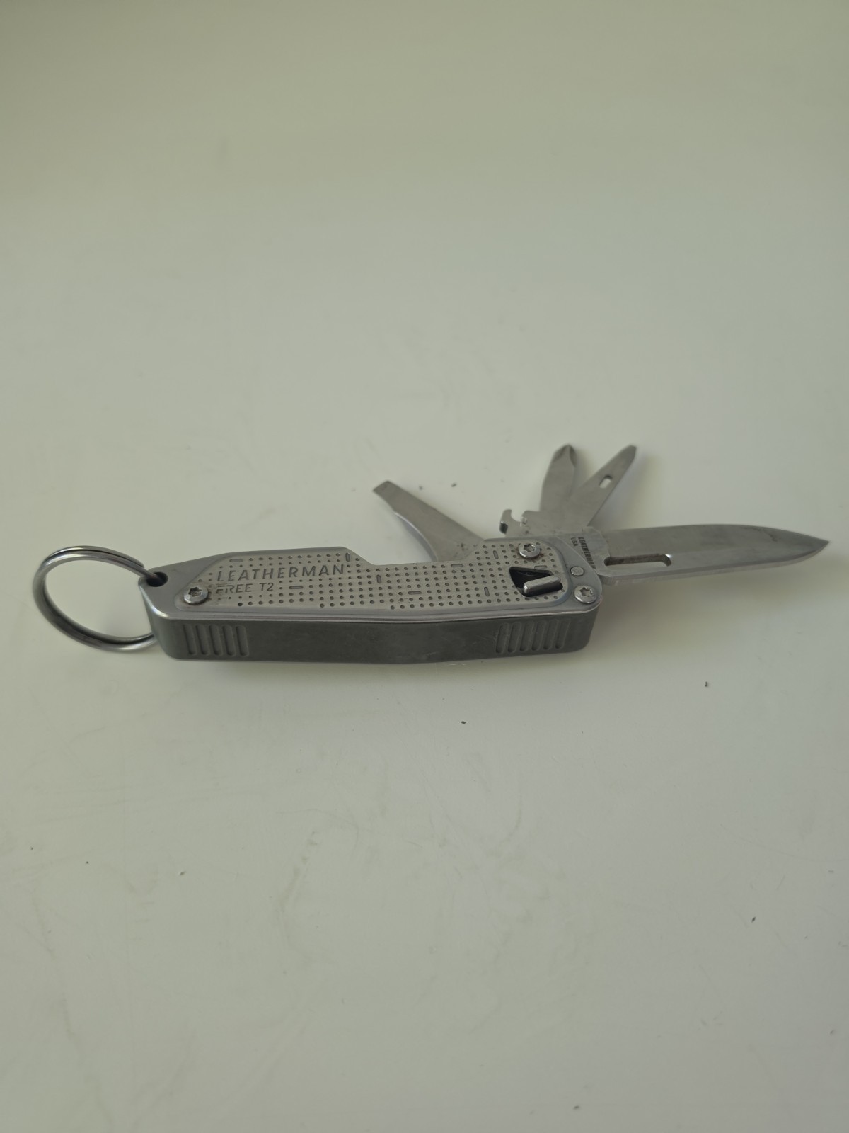 Leatherman FREE T2 Multi-Tool Stainless Steel Straight Edge Silver, 8 Tools