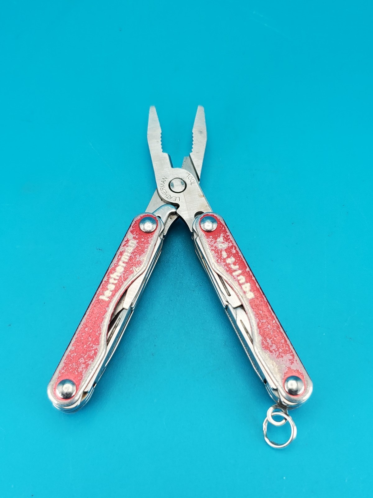 Leatherman Squirt P4 Multi-Tool, Key Ring, Retired, RED!